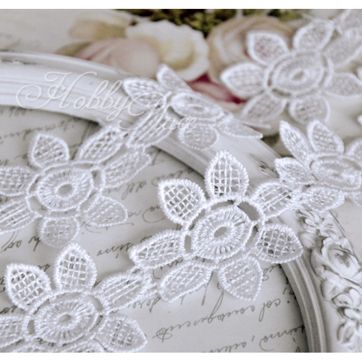 Guipure lace flowers - widh 4,5cm - white - 1 meter