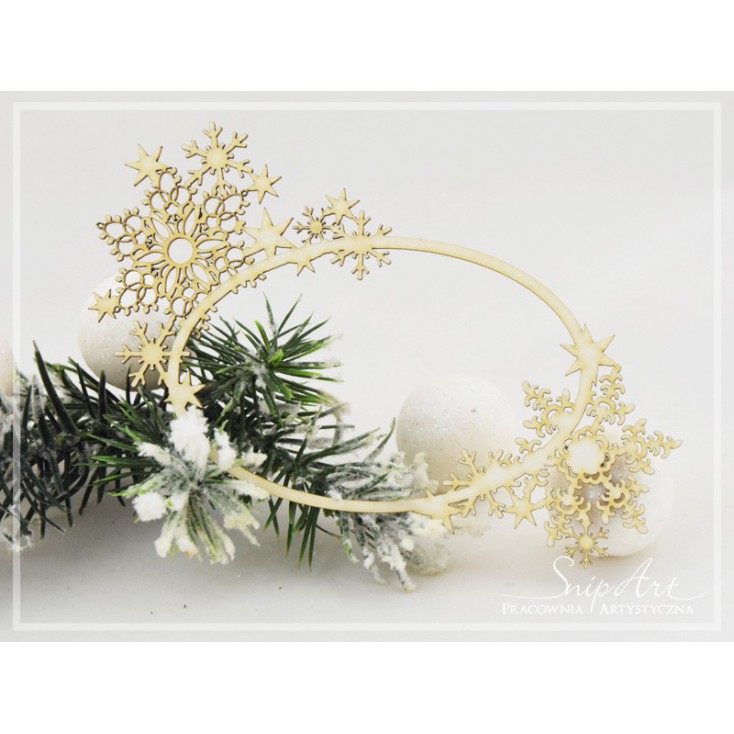 Cardboard - frame with snowflakes oval -SnipArt