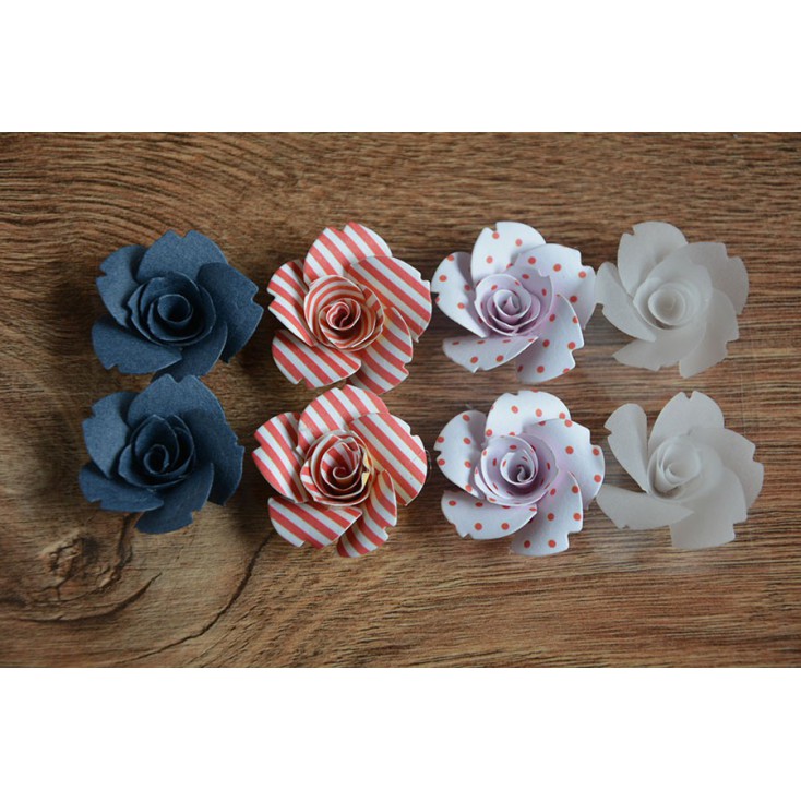 A set of paper flowers - mix of colours 127 - 8 pieces