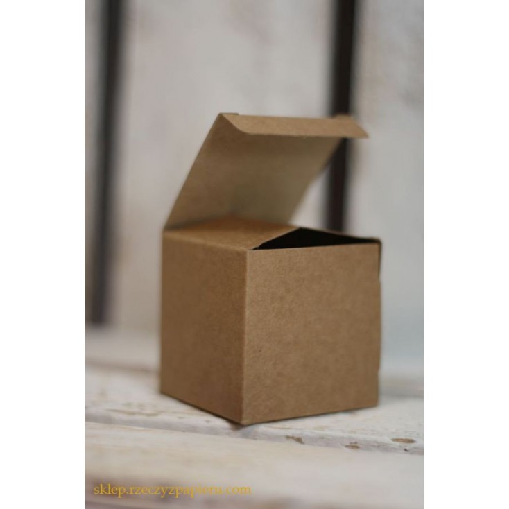 Pudełko na upominki kremowe 5x5x5 - Rzeczy z Papieru