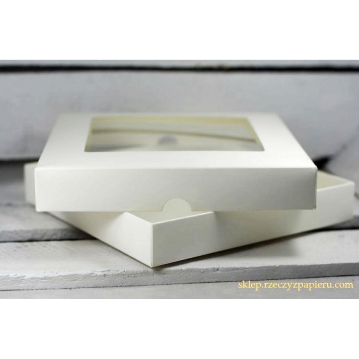 Cream box for a card with transparent window - low, square - Rzeczy z Papieru