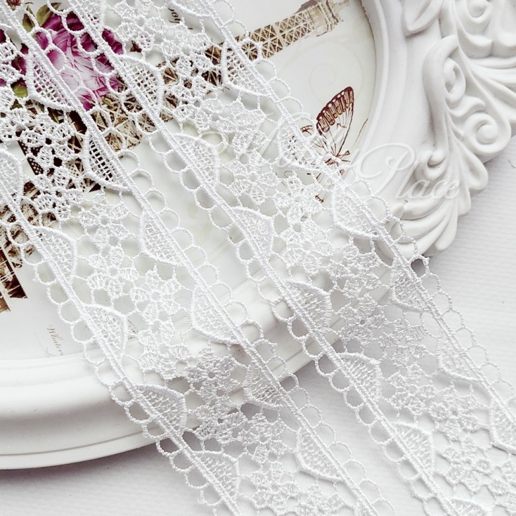 Guipure lace - 4.3 cm wide - white - 1 meter